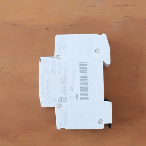 ABB ESB20-02N contattore 20A 250V vista laterale